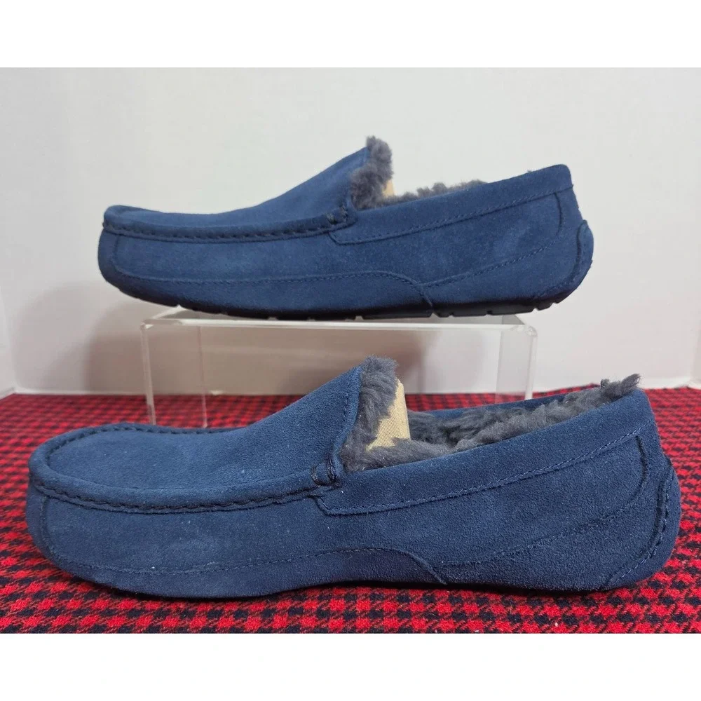 UGG Ascott Men's sz 10 Slipper Navy Blue Suede Moccasin NIB